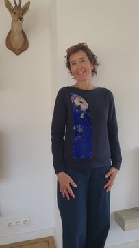 Sweater Maya Sweatshirt bleu marine avec tissu Dries Van Noten made in Belgium
