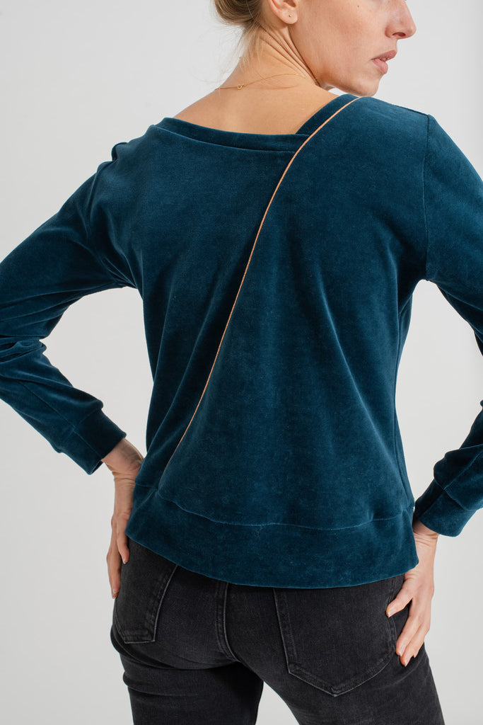 natacha cadonici FW22 créateur belge bruxelles sweat velours coton Oekotex lurex cuivré réversible confortable sustainable fashion designer belge mode écoresponsable mode durable fait en Belgique fait à Bruxelles local styliste belge Belgian fashion designer économie circulaire less is more j’achète belge ik Koop belgisch circuit court Belgian design made in Belgium économie locale made in brussels shop local shop in brussels who made my clothes slow shopping 