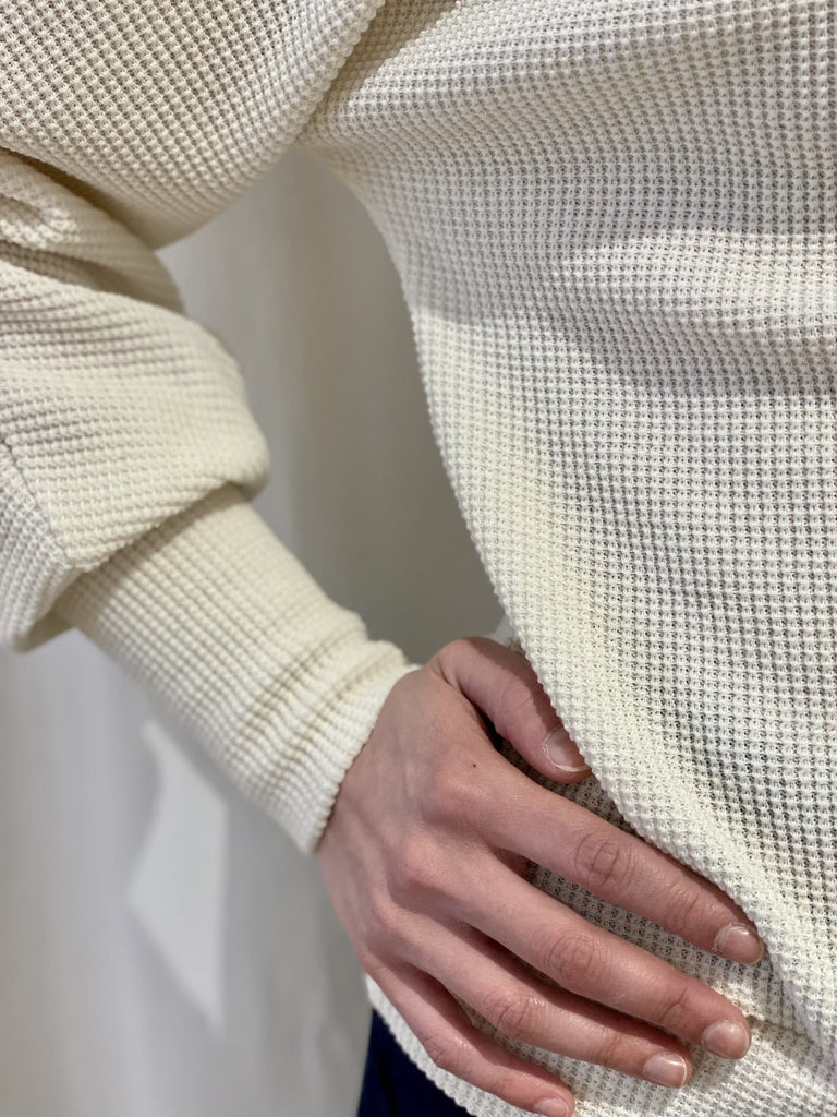 Natacha Cadonici pull Chloe sweat blanc écru cuivré graphique asymétrie styliste belge créatrice belge mode durable