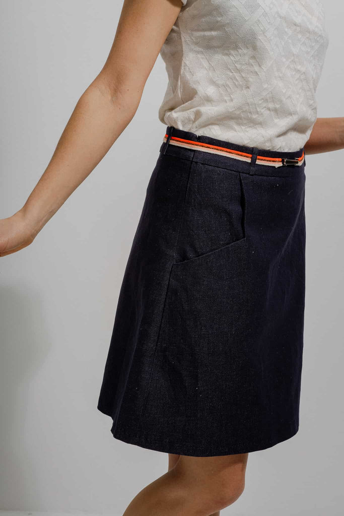 Natacha Cadonici - Skirt Nine Jeans - jupe designer belge coupe en a coton jeans Oekotex bleu indigo avec ceinture orange fluo mangue lurex brillant made in Belgium