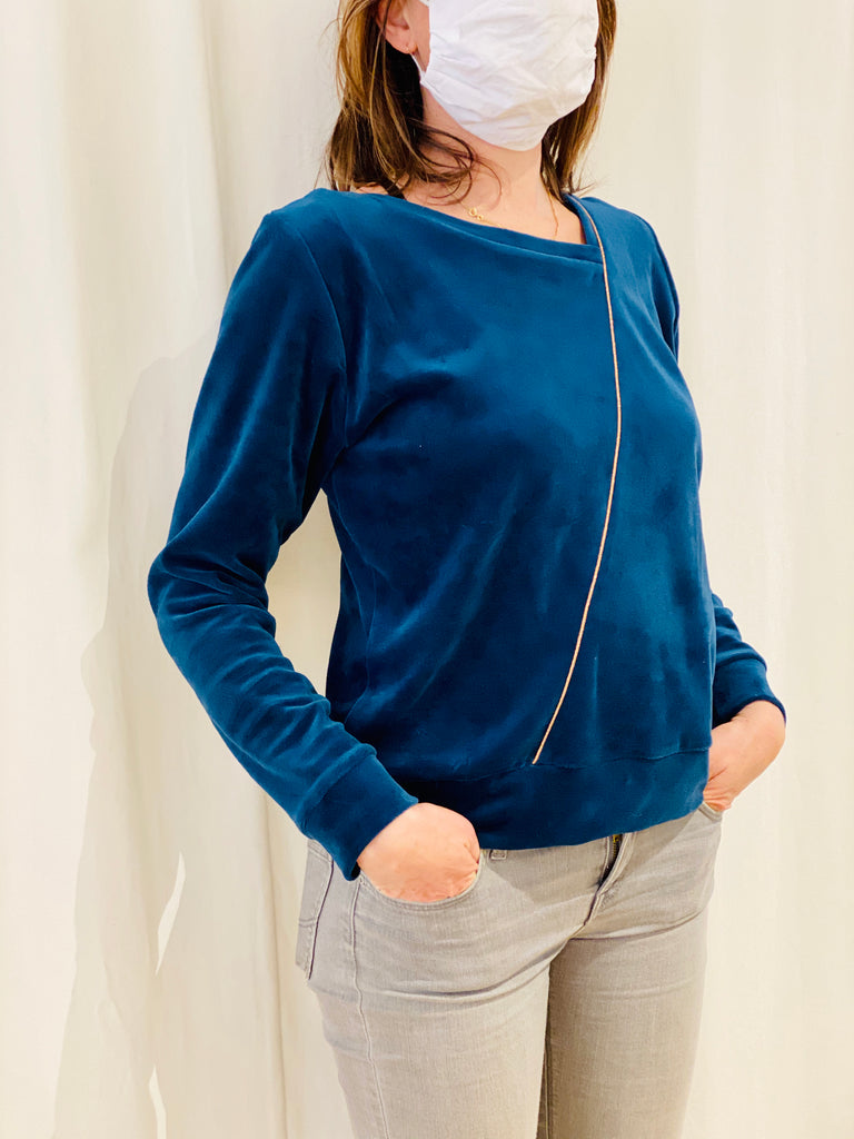 natacha cadonici FW22 créateur belge bruxelles sweat velours coton Oekotex lurex cuivré réversible confortable sustainable fashion designer belge mode écoresponsable mode durable fait en Belgique fait à Bruxelles local styliste belge Belgian fashion designer économie circulaire less is more j’achète belge ik Koop belgisch circuit court Belgian design made in Belgium économie locale made in brussels shop local shop in brussels who made my clothes slow shopping 