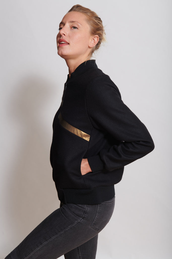 Natacha Cadonici - Bomber Charles - Teddy varsity collège jacket designer belge laine noire avec cuir doré made in Belgium