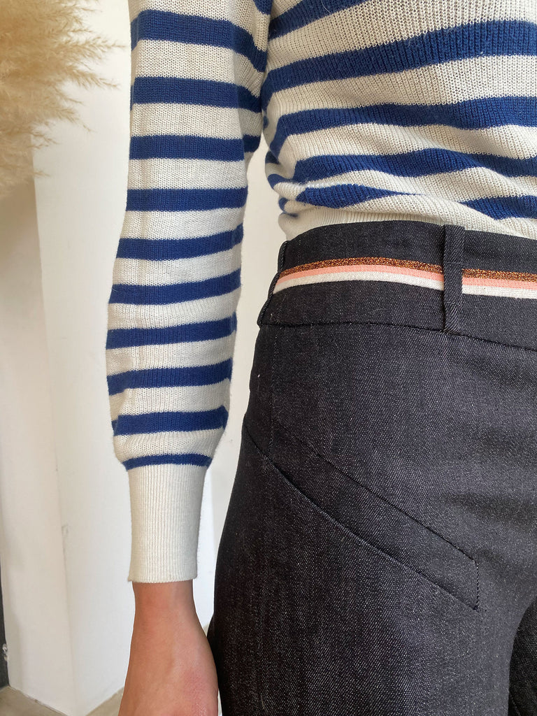 natacha cadonici pantalon large Cotton Oekotex jeans anthracite créateur belge bruxelles sustainable fashion designer belge mode écoresponsable mode durable fait en Belgique fait à Bruxelles styliste belge Belgian fashion designer économie circulaire less is more j’achète belge ik Koop belgisch circuit court made in Belgium économie locale made in brussels shopping brussels who made my clothes ik Koop belgisch circuit court Belgian design made in Belgium