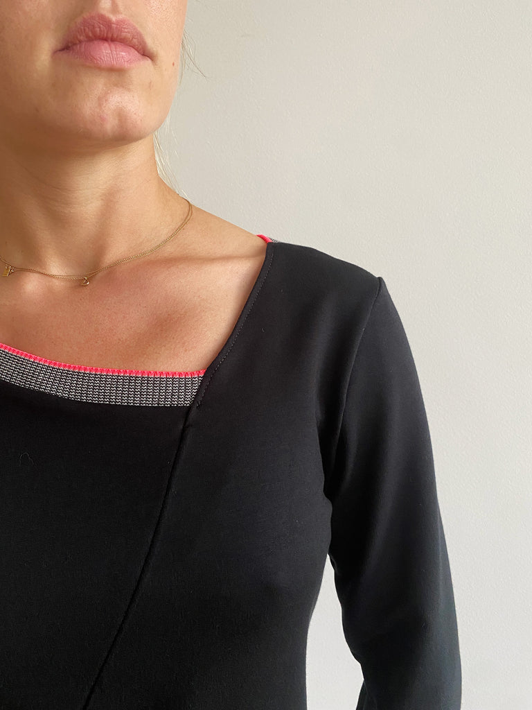 natacha cadonici tee shirt sweat jersey viscose Oekotex noir rose fluo asymétrique reversible créateur belge bruxelles sustainable fashion designer belge mode écoresponsable mode durable fait en Belgique fait à Bruxelles styliste belge Belgian fashion designer économie circulaire less is more j’achète belge ik Koop belgisch circuit court made in Belgium économie locale made in brussels shopping brussels who made my clothes ik Koop belgisch circuit court Belgian design made in Belgium 